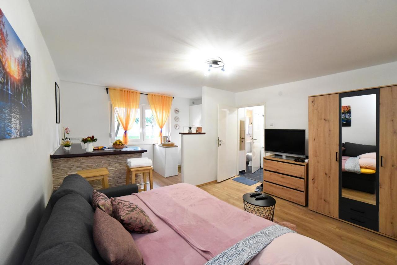 Studio Apartment Aneta Zagreb Exterior photo